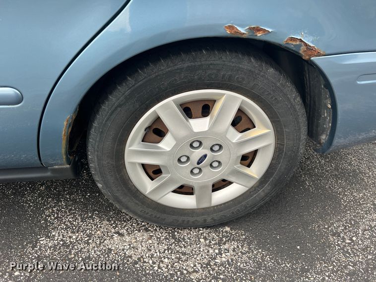 image for item JM9283 2006 Ford Taurus SE