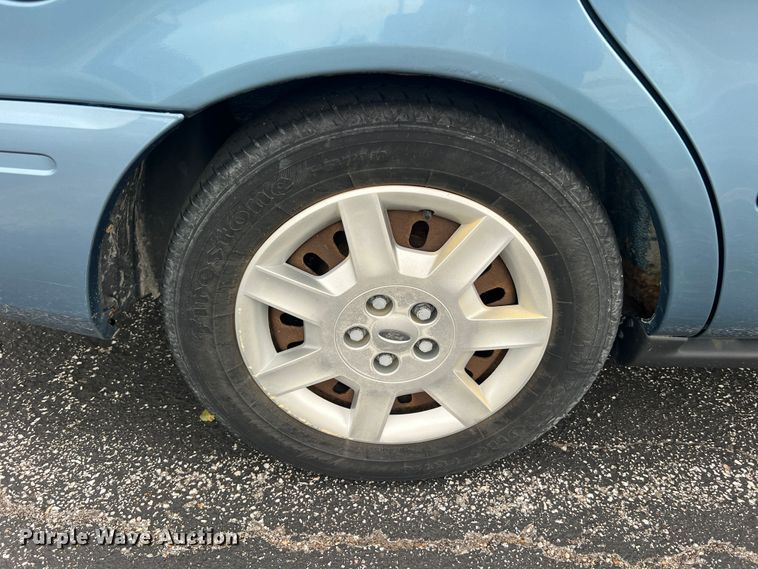 image for item JM9283 2006 Ford Taurus SE