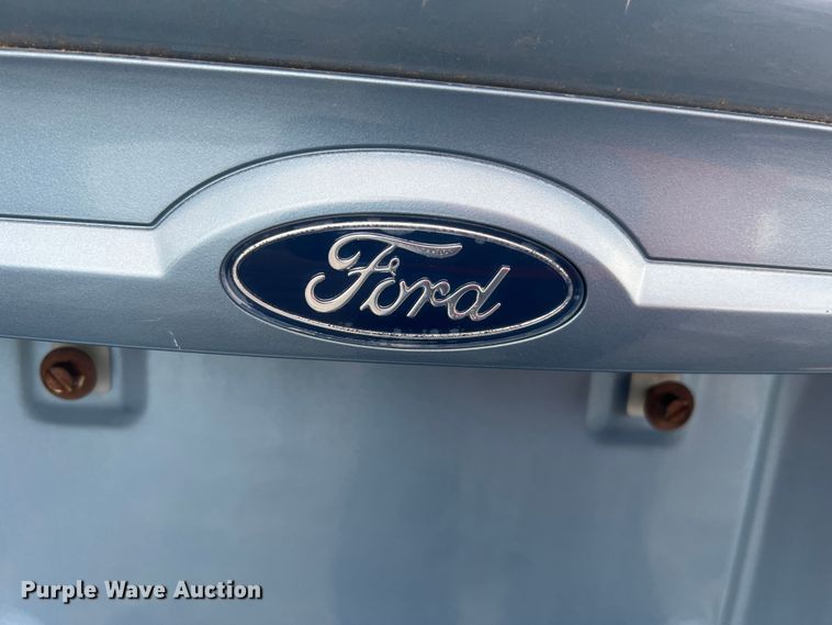 image for item JM9283 2006 Ford Taurus SE