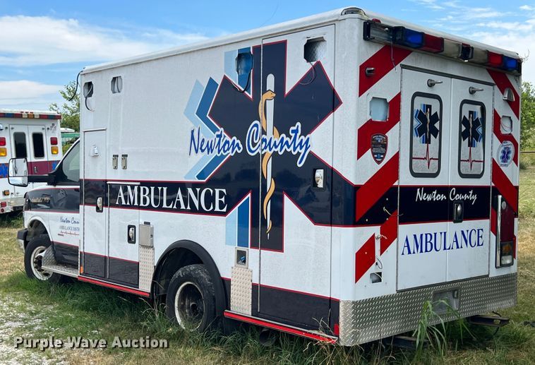 image for item JX9286 2015 Chevrolet Express G3500  ambulance