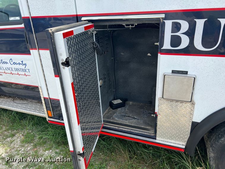 image for item JX9286 2015 Chevrolet Express G3500  ambulance