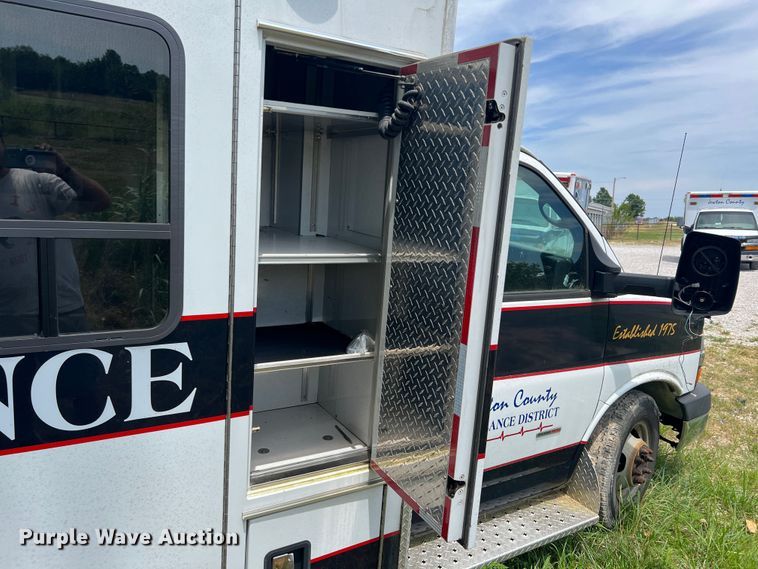 image for item JX9286 2015 Chevrolet Express G3500  ambulance