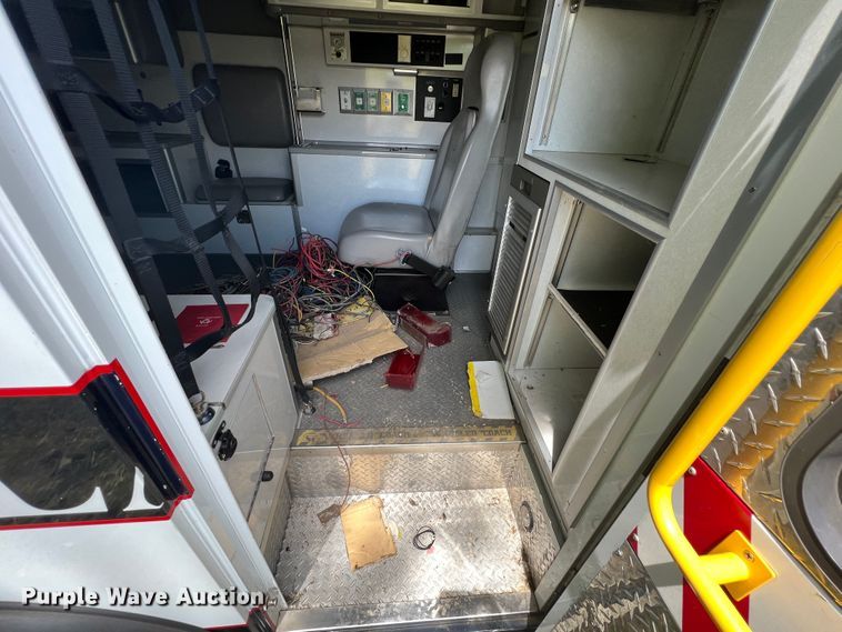 image for item JX9286 2015 Chevrolet Express G3500  ambulance