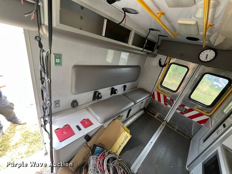 image for item JX9286 2015 Chevrolet Express G3500  ambulance