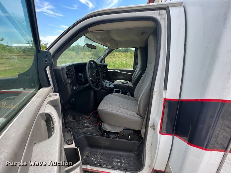 image for item JX9286 2015 Chevrolet Express G3500  ambulance