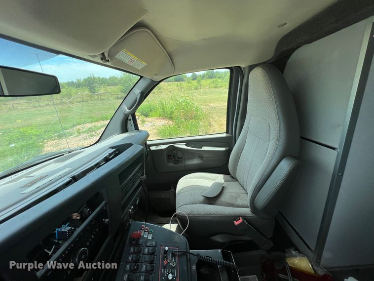 image for item JX9286 2015 Chevrolet Express G3500  ambulance