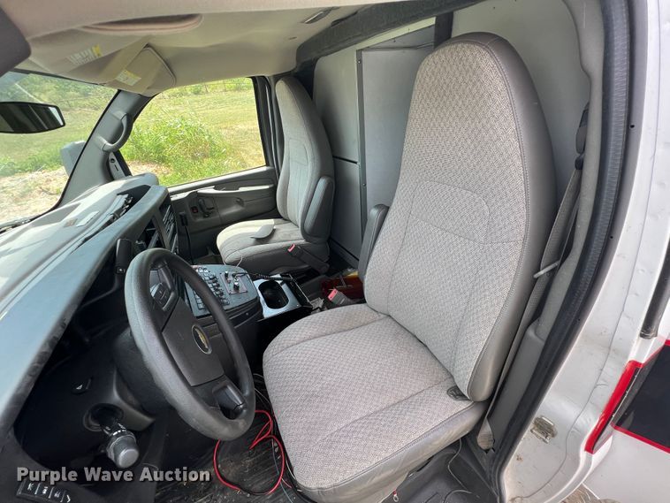 image for item JX9286 2015 Chevrolet Express G3500  ambulance