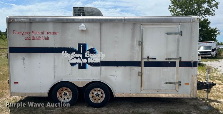 image for item JX9287 2005 Doolittle  enclosed cargo trailer