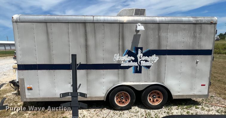 image for item JX9287 2005 Doolittle  enclosed cargo trailer