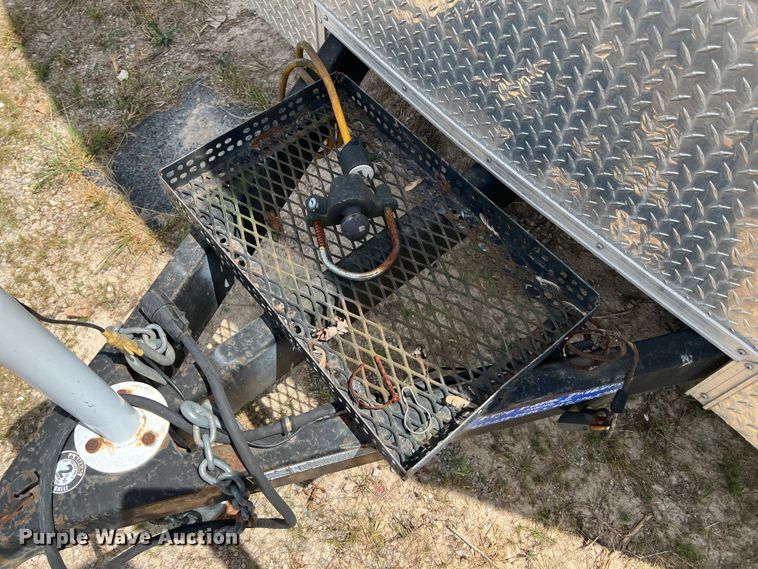 image for item JX9287 2005 Doolittle  enclosed cargo trailer