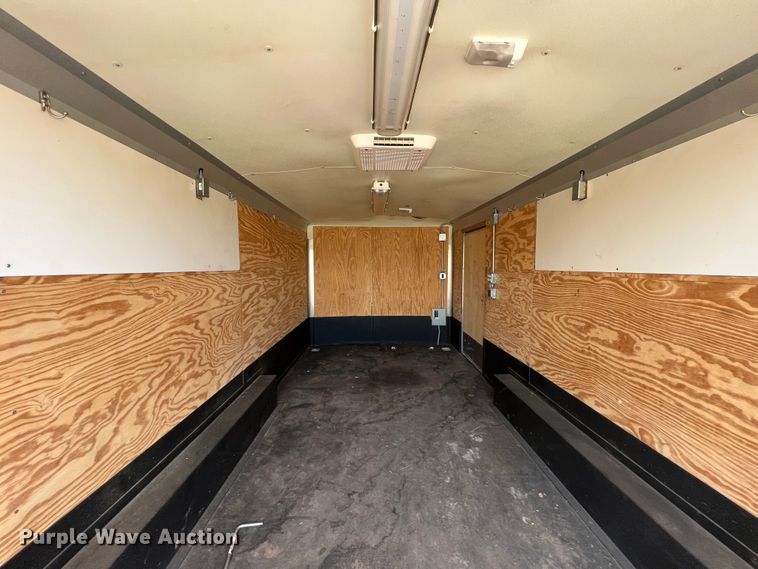 image for item JX9287 2005 Doolittle  enclosed cargo trailer