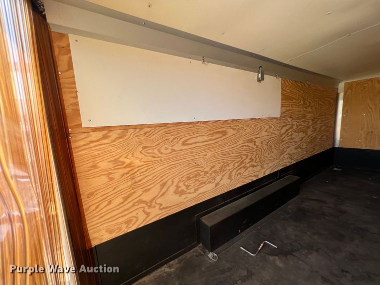 image for item JX9287 2005 Doolittle  enclosed cargo trailer