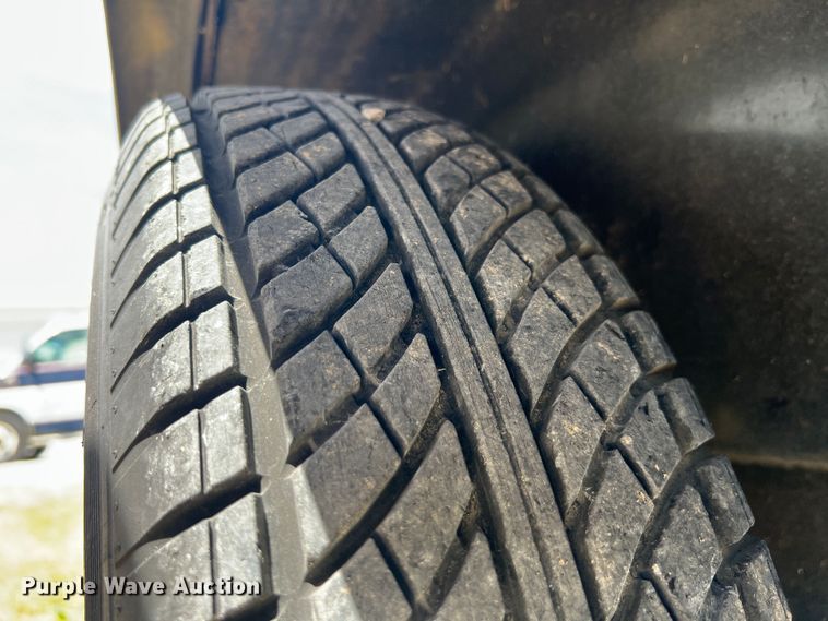 image for item JX9287 2005 Doolittle  enclosed cargo trailer