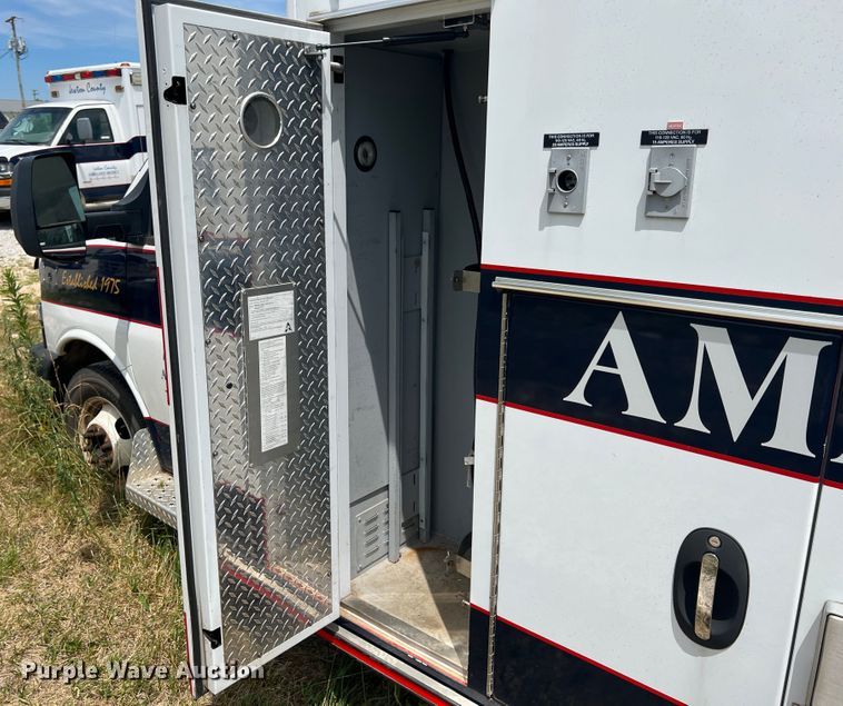 image for item JX9288 2013 Chevrolet Express G3500  ambulance