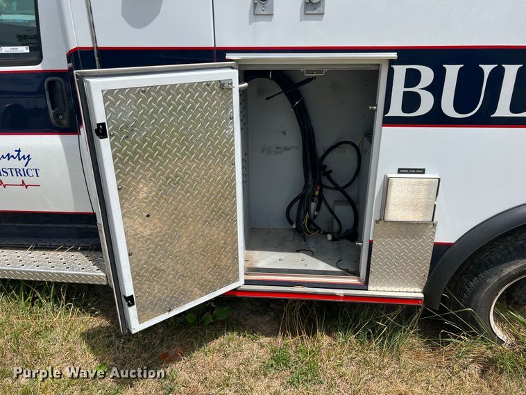 image for item JX9288 2013 Chevrolet Express G3500  ambulance