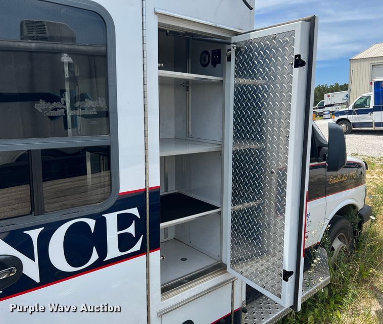 image for item JX9288 2013 Chevrolet Express G3500  ambulance