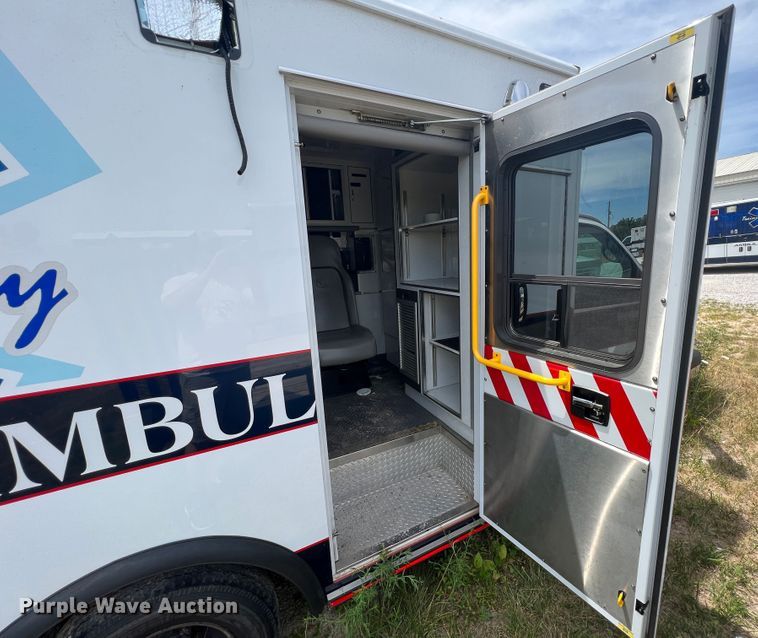 image for item JX9288 2013 Chevrolet Express G3500  ambulance