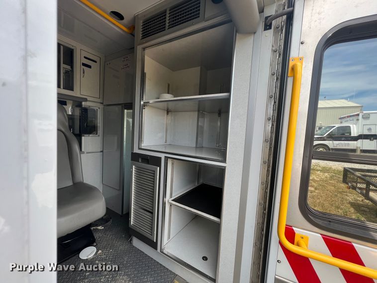 image for item JX9288 2013 Chevrolet Express G3500  ambulance