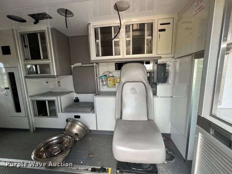 image for item JX9288 2013 Chevrolet Express G3500  ambulance