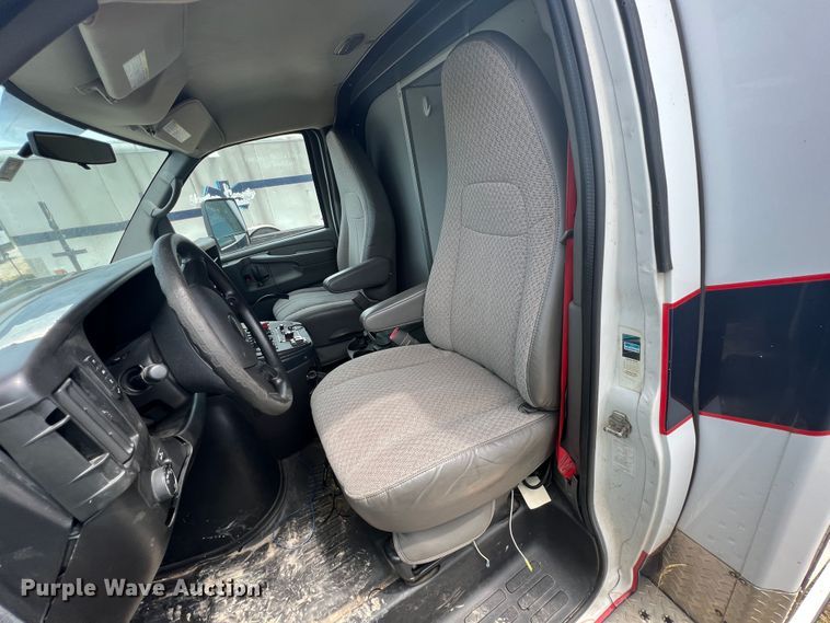 image for item JX9288 2013 Chevrolet Express G3500  ambulance