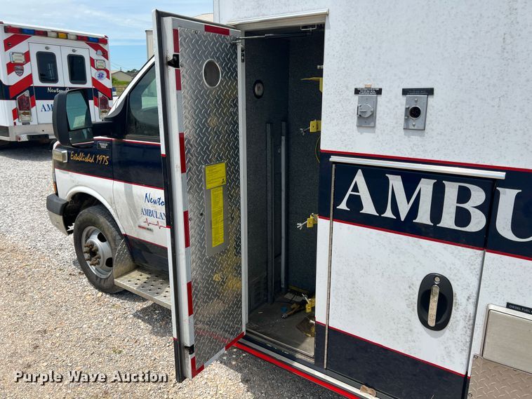 image for item JX9289 2009 Chevrolet Express 3500  ambulance