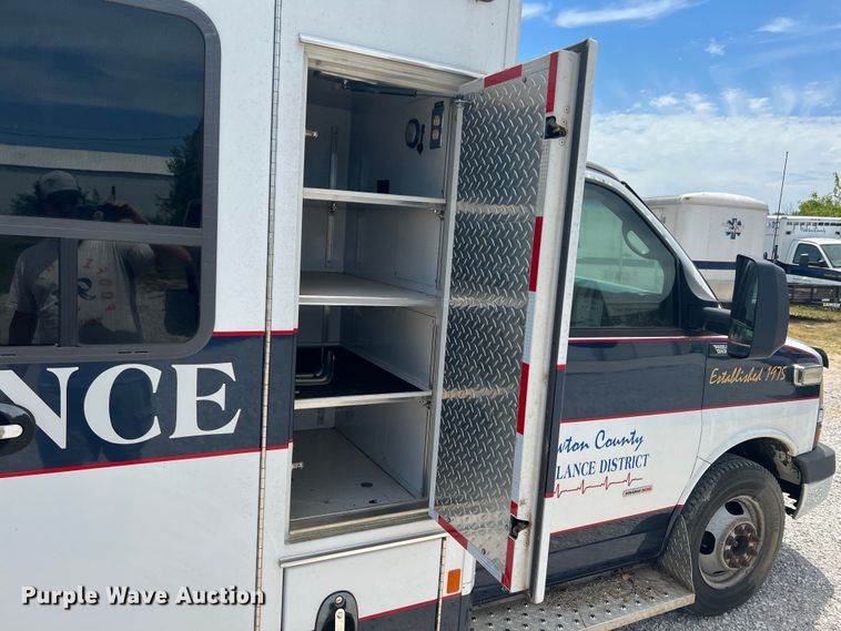 image for item JX9289 2009 Chevrolet Express 3500  ambulance