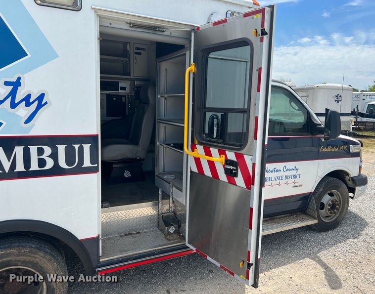 image for item JX9289 2009 Chevrolet Express 3500  ambulance