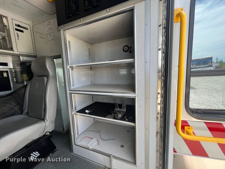 image for item JX9289 2009 Chevrolet Express 3500  ambulance