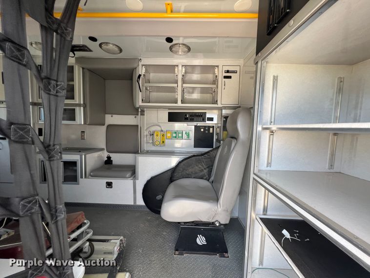 image for item JX9289 2009 Chevrolet Express 3500  ambulance