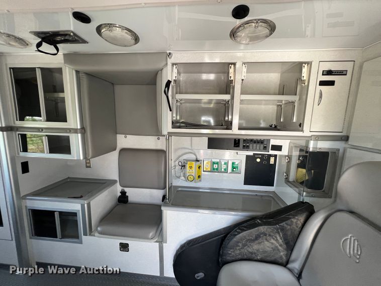 image for item JX9289 2009 Chevrolet Express 3500  ambulance