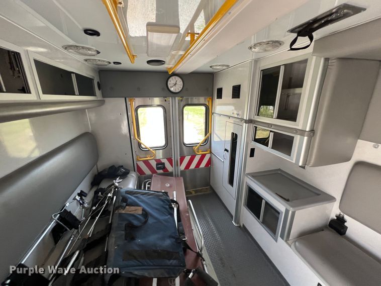 image for item JX9289 2009 Chevrolet Express 3500  ambulance