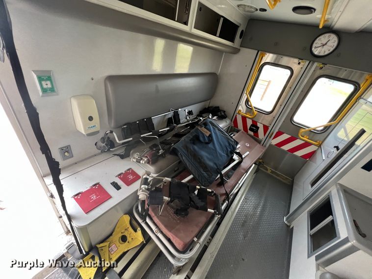 image for item JX9289 2009 Chevrolet Express 3500  ambulance