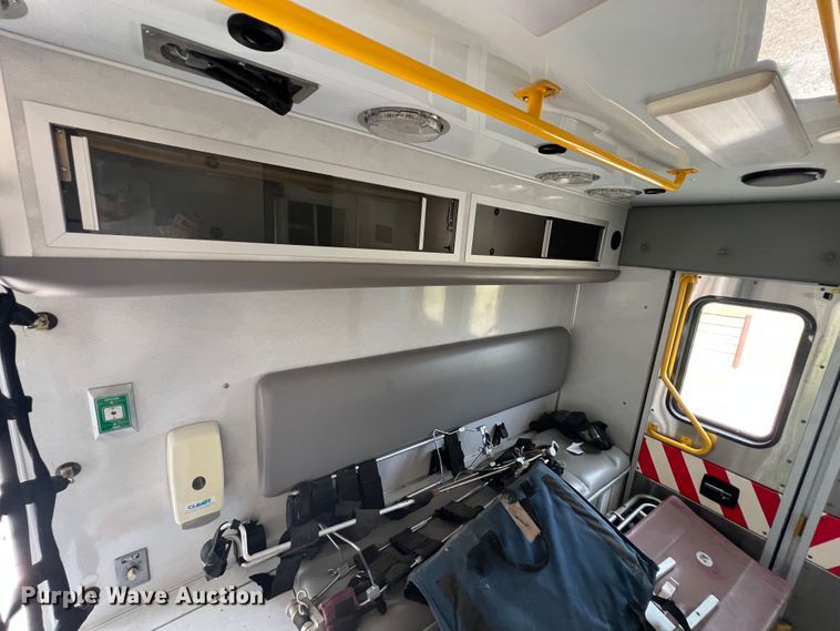 image for item JX9289 2009 Chevrolet Express 3500  ambulance