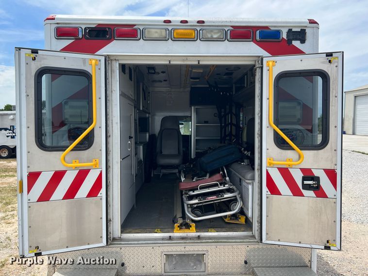 image for item JX9289 2009 Chevrolet Express 3500  ambulance
