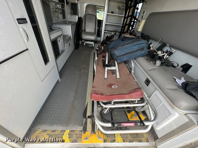 image for item JX9289 2009 Chevrolet Express 3500  ambulance