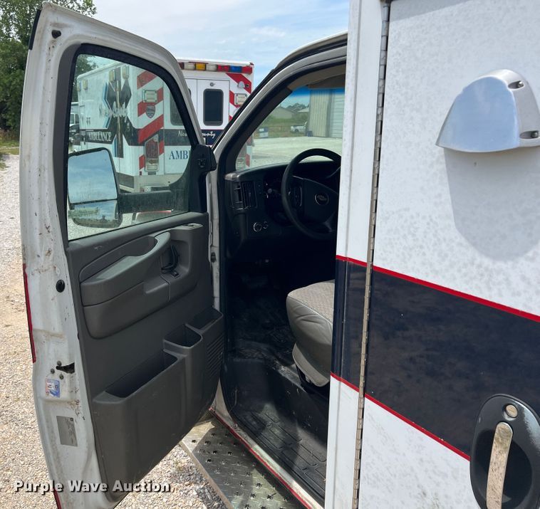 image for item JX9289 2009 Chevrolet Express 3500  ambulance