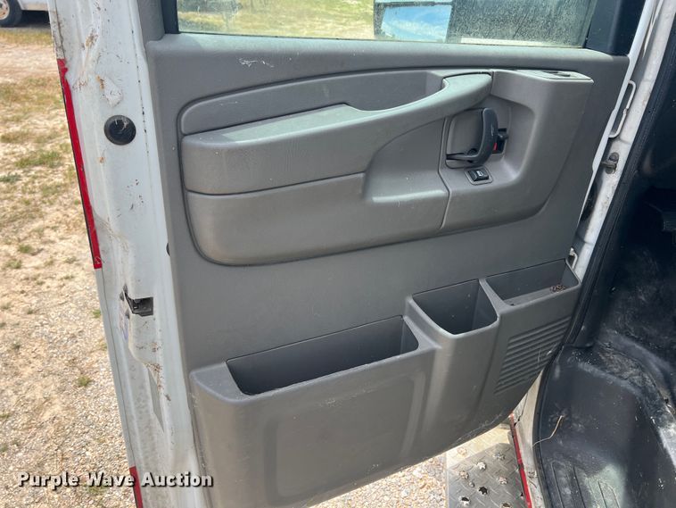 image for item JX9289 2009 Chevrolet Express 3500  ambulance