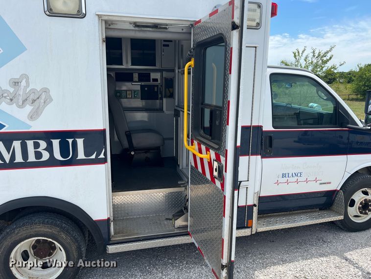 image for item JX9290 2007 Chevrolet Express G3500  ambulance