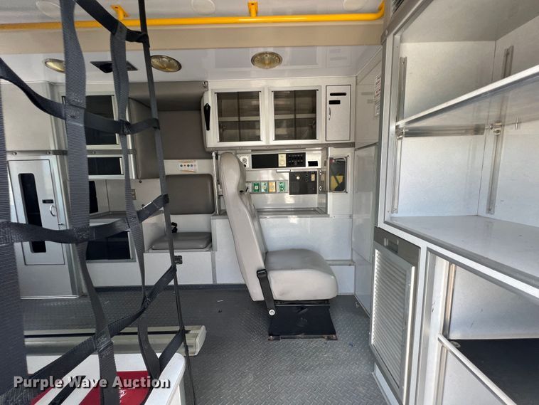 image for item JX9290 2007 Chevrolet Express G3500  ambulance