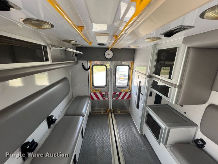 image for item JX9290 2007 Chevrolet Express G3500  ambulance
