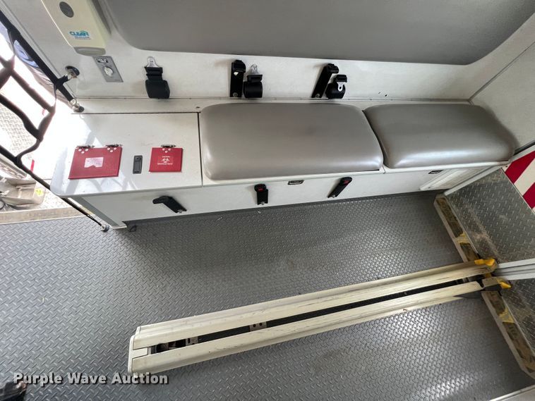 image for item JX9290 2007 Chevrolet Express G3500  ambulance