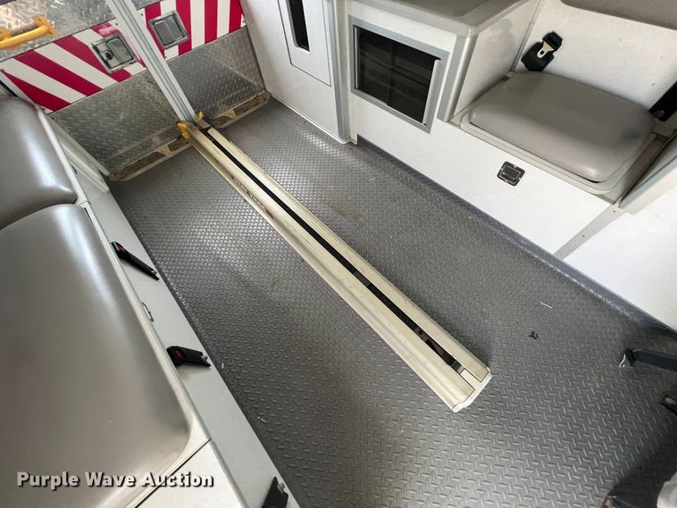 image for item JX9290 2007 Chevrolet Express G3500  ambulance