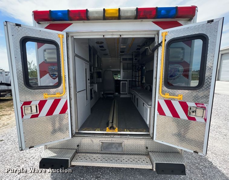 image for item JX9290 2007 Chevrolet Express G3500  ambulance