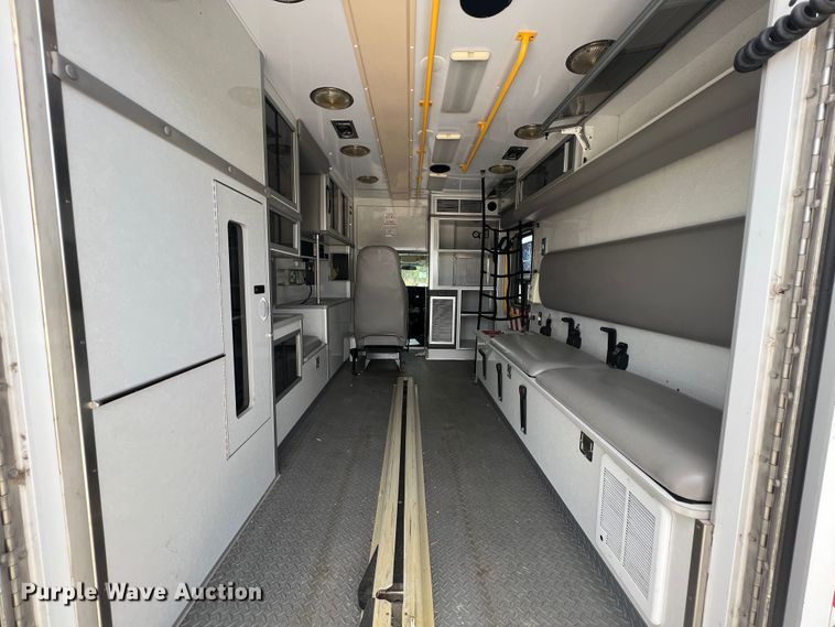 image for item JX9290 2007 Chevrolet Express G3500  ambulance