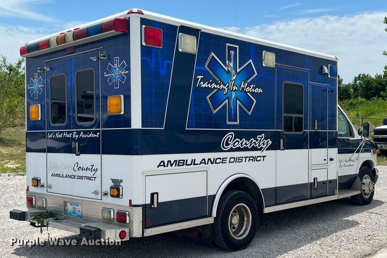 image for item JX9291 2001 Ford E450 Super Duty  ambulance