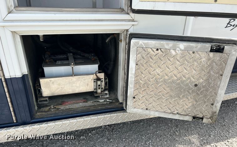 image for item JX9291 2001 Ford E450 Super Duty  ambulance