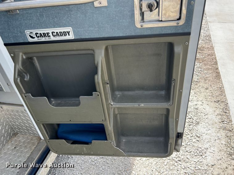 image for item JX9291 2001 Ford E450 Super Duty  ambulance