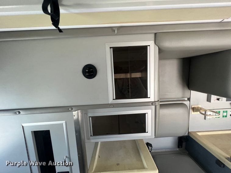 image for item JX9291 2001 Ford E450 Super Duty  ambulance