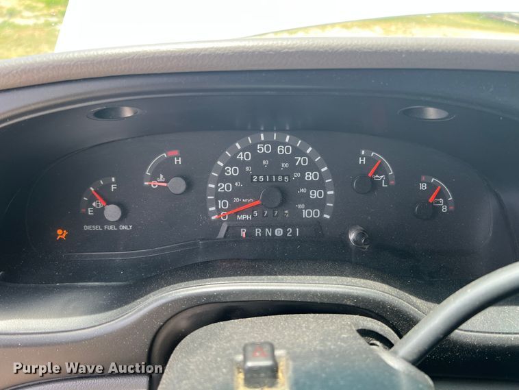 image for item JX9291 2001 Ford E450 Super Duty  ambulance