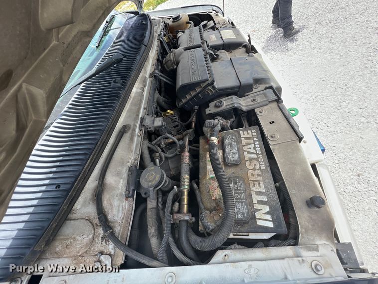 image for item JX9291 2001 Ford E450 Super Duty  ambulance